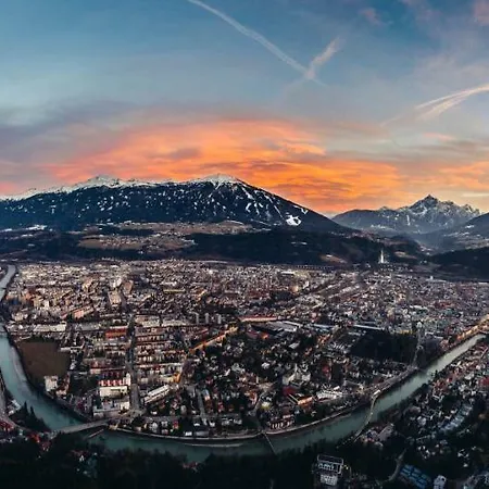 Charming, Central, Spacious Apartment Innsbruck Exterior foto